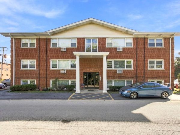 10154 Hartford Court, Unit 2C, Schiller Park, IL 60176