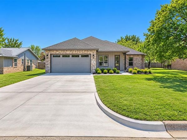 115 Wheeler Street, Glen Rose, TX 76043