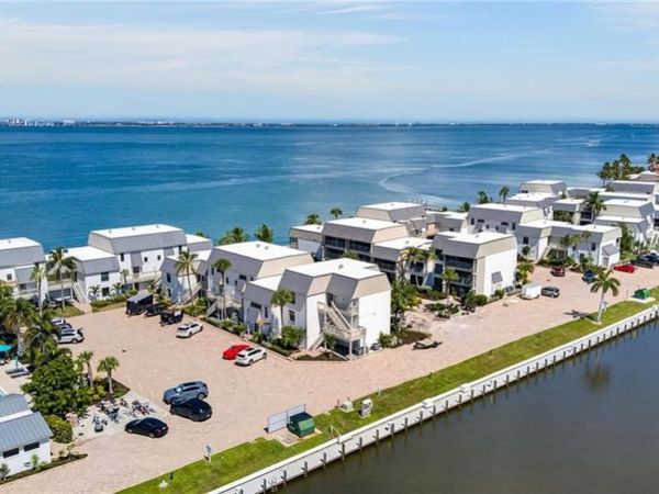 760 Sextant DR, Unit 811, SANIBEL, FL 33957