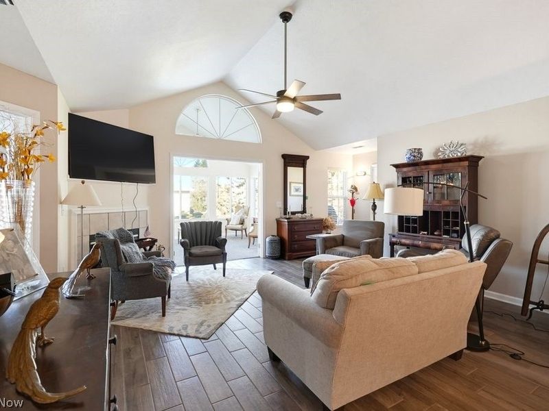 606 Crossings Circle, Tallmadge, OH 44278 Photo 9