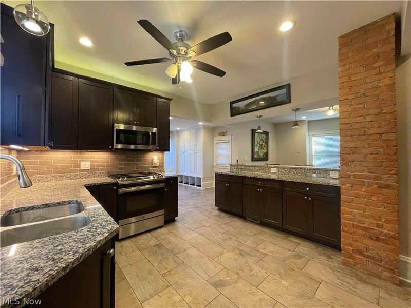 1457 W 116th Street, Cleveland, OH 44102 Photo 2