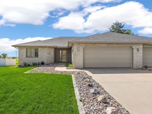 23620 Gombert Drive, Anamosa, IA 52205