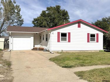 1218 I Street, Geneva, NE 68361