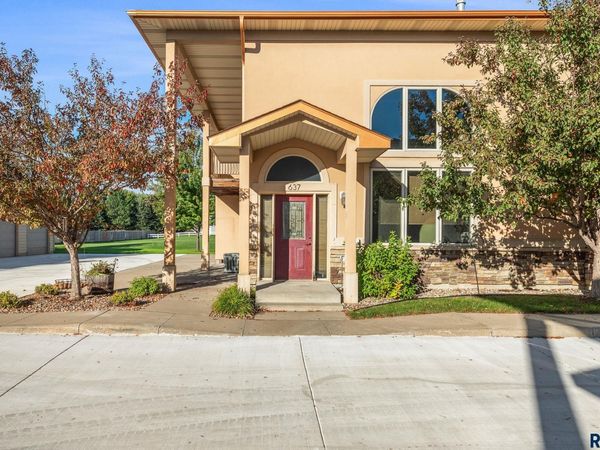 637 E Brian St, Tea, SD 57064