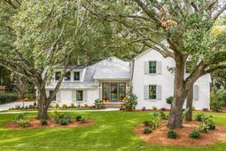 810 Creekside Drive photo 4