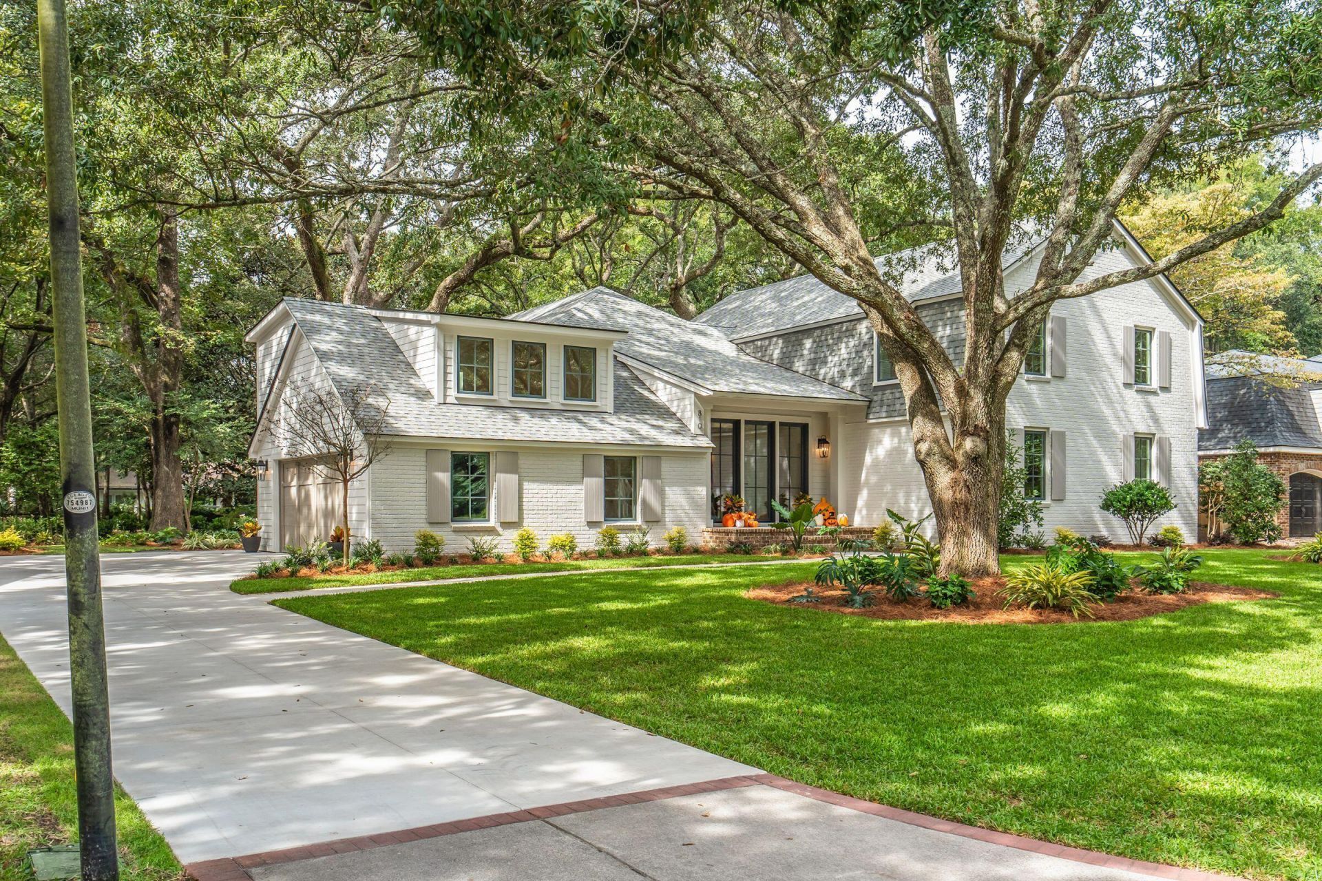 810 Creekside Drive Photo 4
