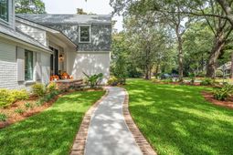 810 Creekside Drive photo 4