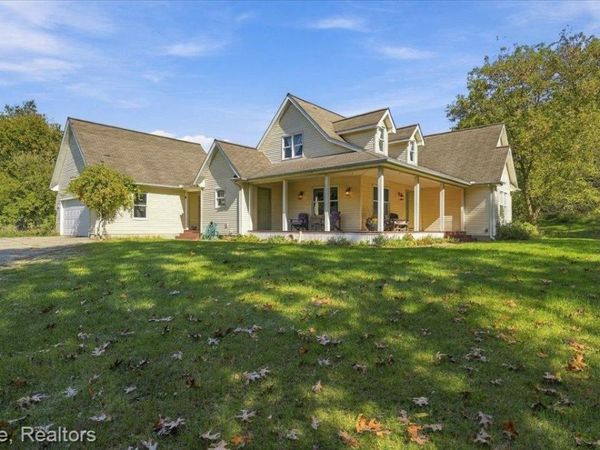 8208 Rattalee Lake Road , Springfield Township, Mi 48348