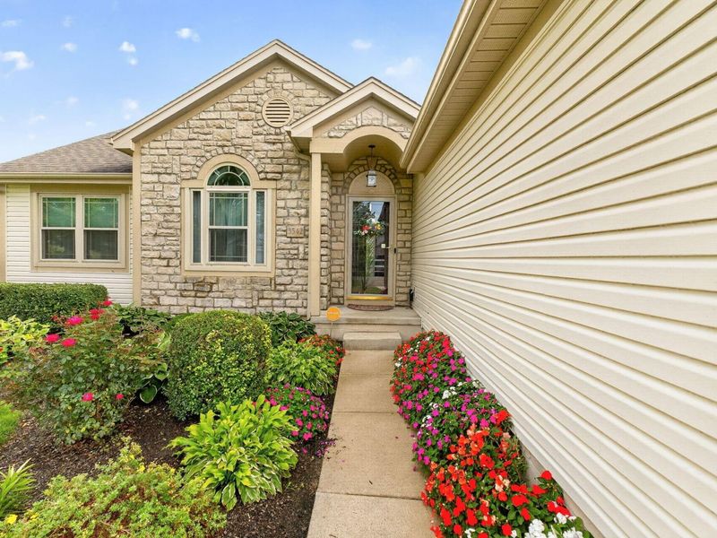 3542 Lake Louise Drive, Grove City, OH 43123 Photo 3