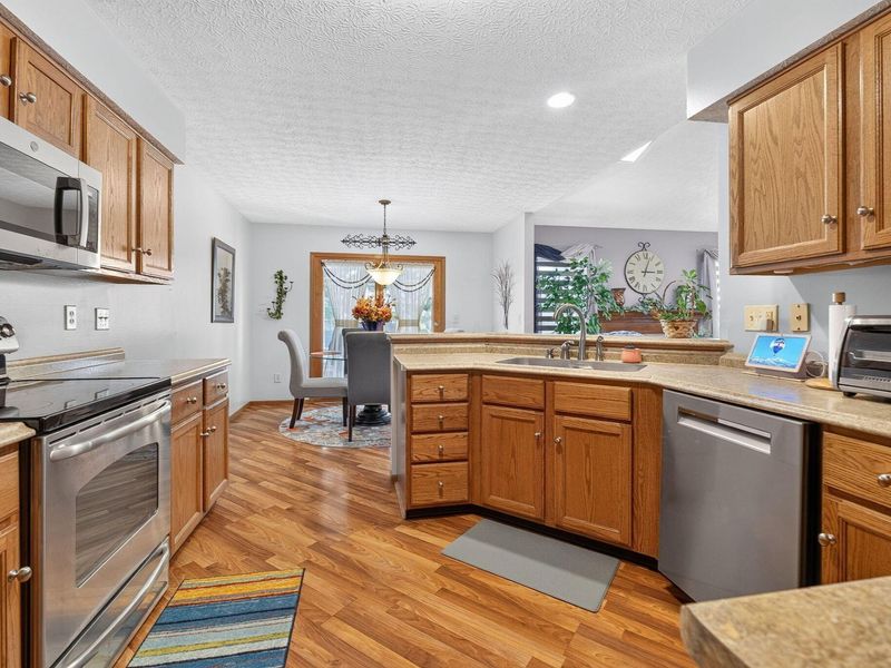 3542 Lake Louise Drive, Grove City, OH 43123 Photo 5