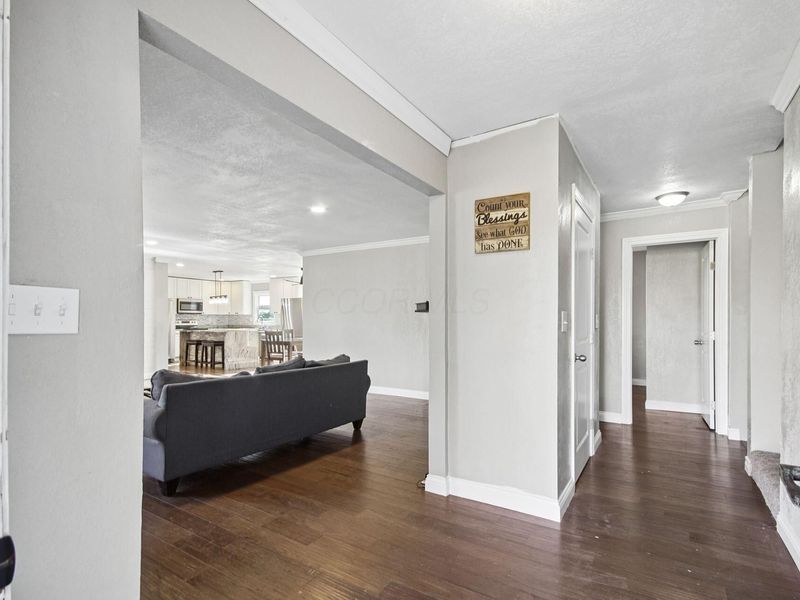 1144 Spring Valley Road, London, OH 43140 Photo 4