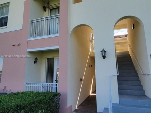 10022 NW 7th St , Unit 205, Miami, FL 33172