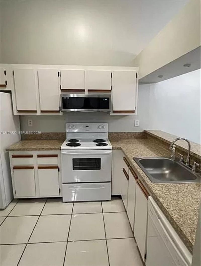 18246 Mediterranean Blvd , Unit 6-10, Hialeah, FL 33015 Photo