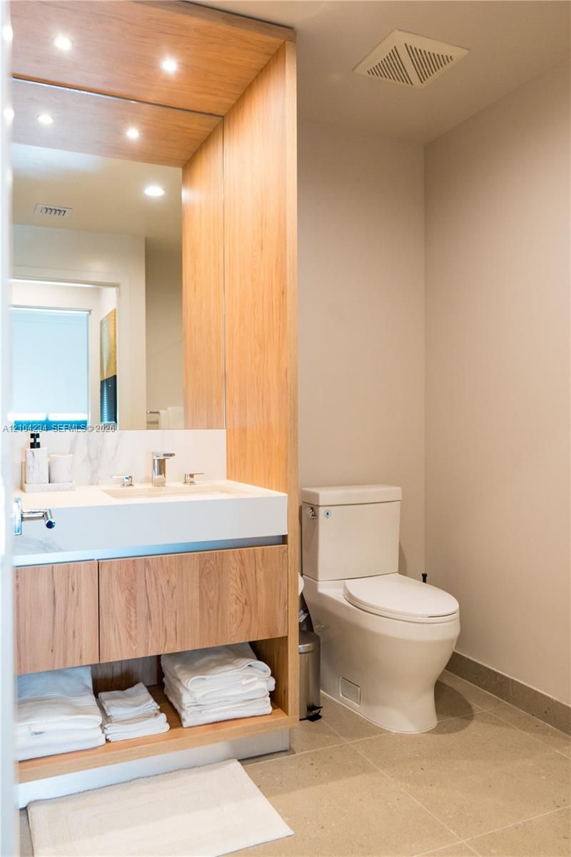 11 NE 6th St , Unit 513, Miami, FL 33132 Photo