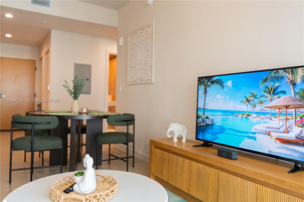 11 NE 6th St , Unit 513, Miami, FL 33132 Photo