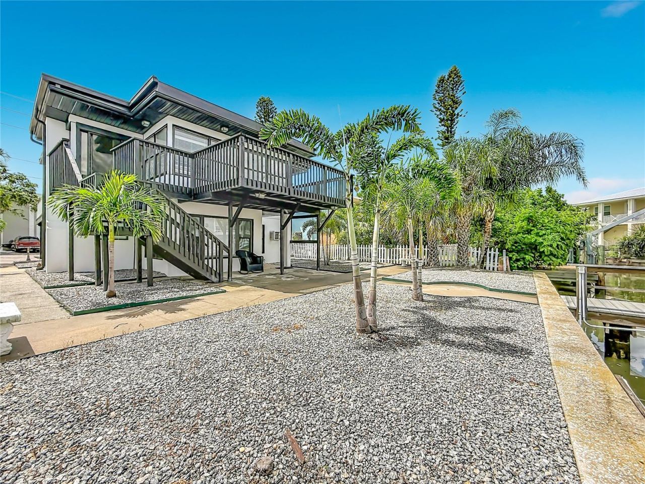 14975 1st Street E, Unit C, Madeira Beach, FL 33708 Photo