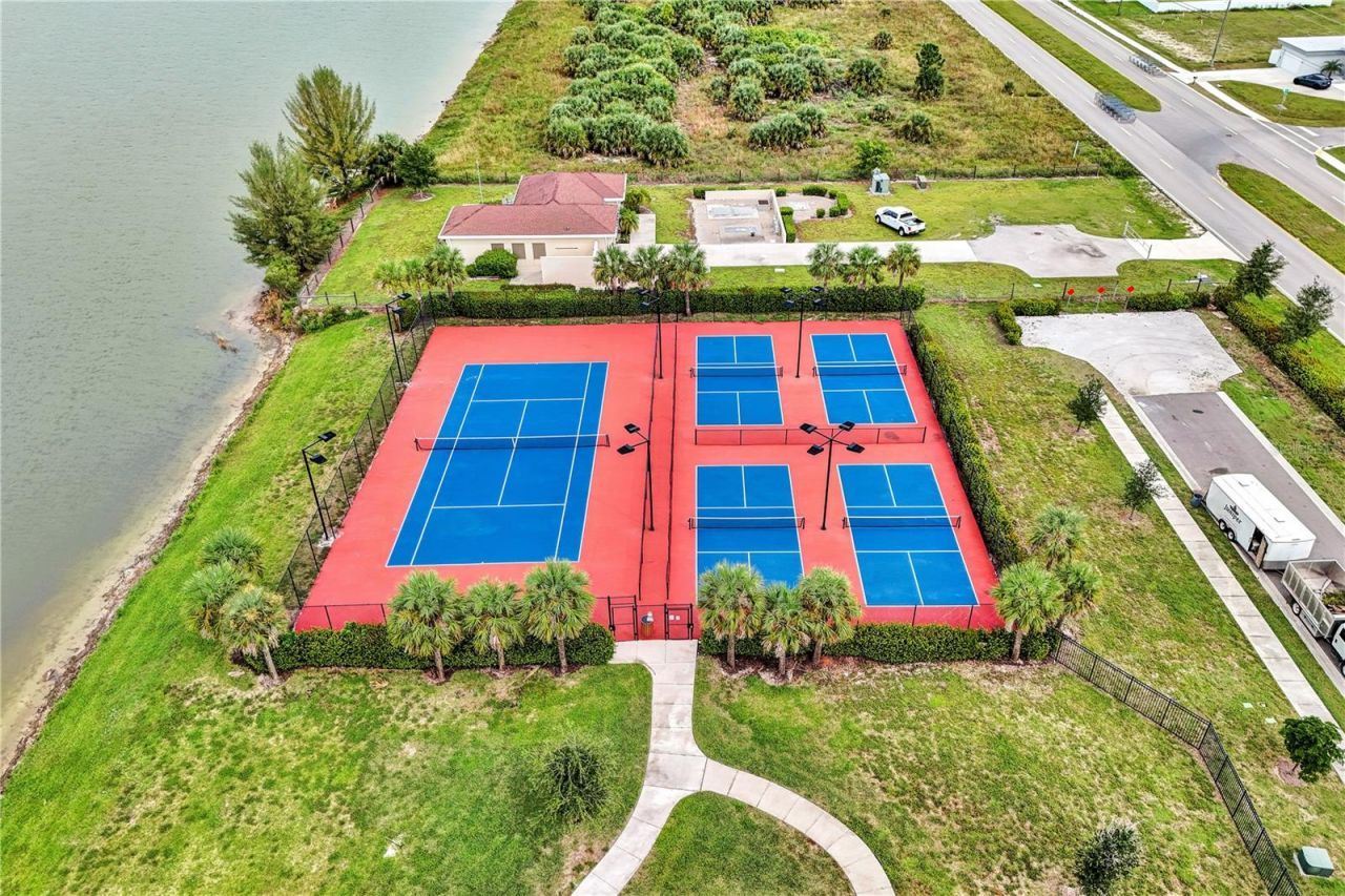 447 Spring Hill Lake Loop , Cape Coral, FL 33993 Photo