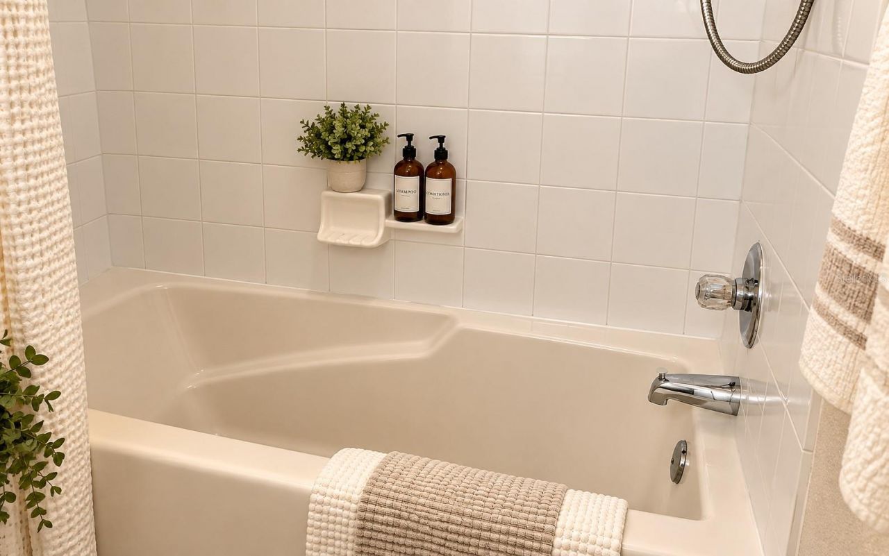 6344 Raleigh Street , Unit 1114, Orlando, FL 32835 Photo