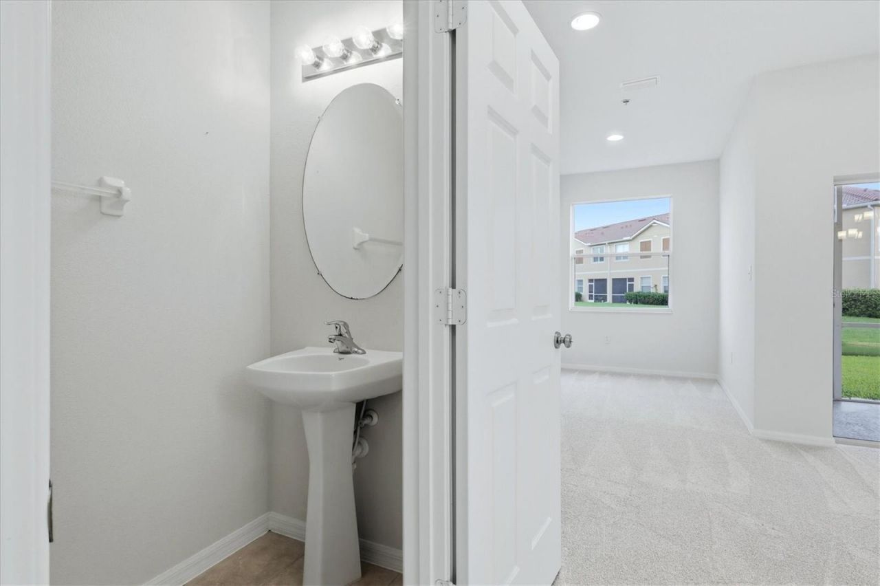 3750 Parkridge Circle, Unit 24-103, Sarasota, FL 34243 Photo
