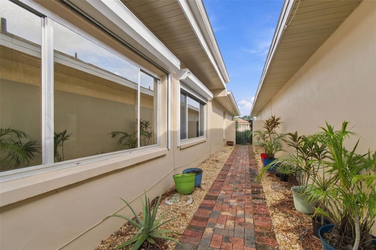 2254 Heron Cir, Clearwater, FL 33762 Photo