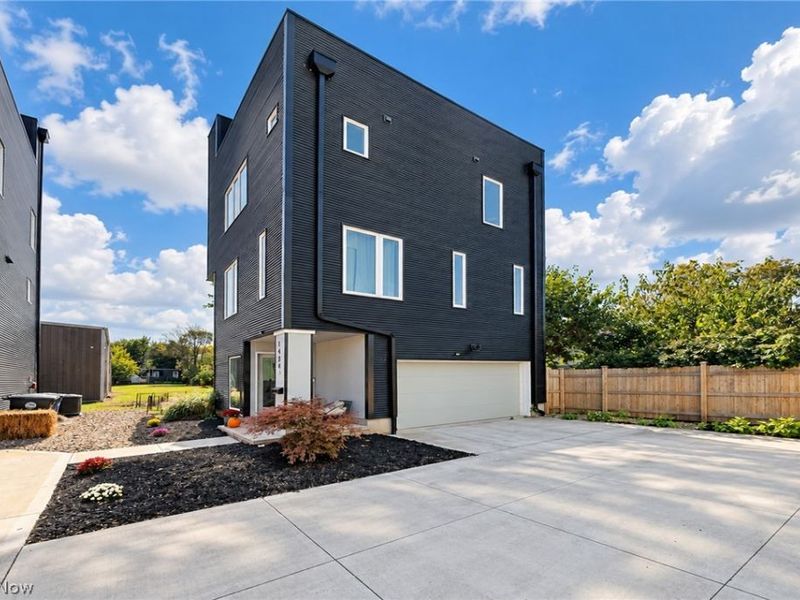 1434 W 48 Street , Unit D, Cleveland, OH 44102 Photo 2