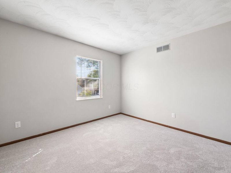7403 Mapleleaf Boulevard , Columbus, OH 43235 Photo 26