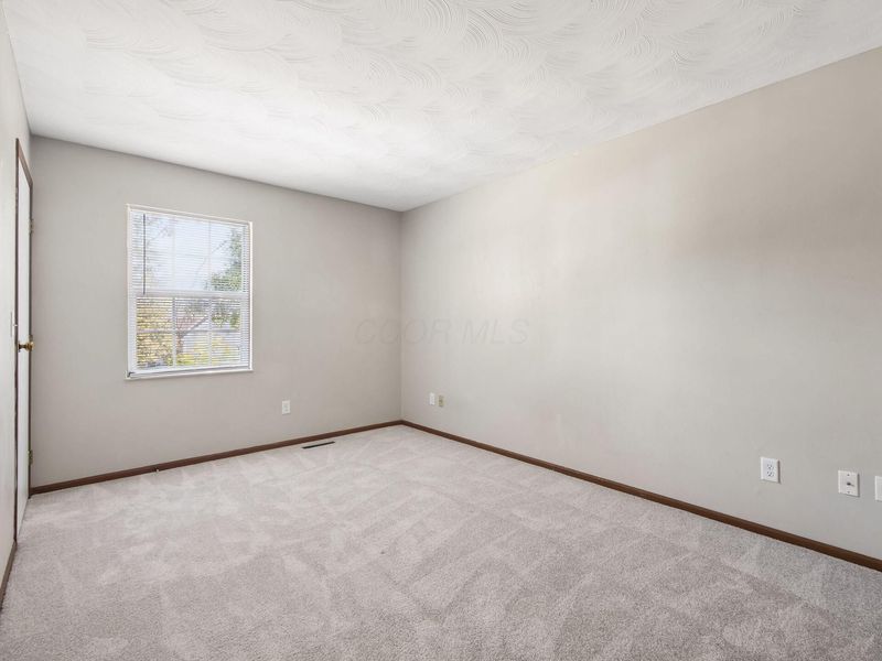 7403 Mapleleaf Boulevard , Columbus, OH 43235 Photo 28