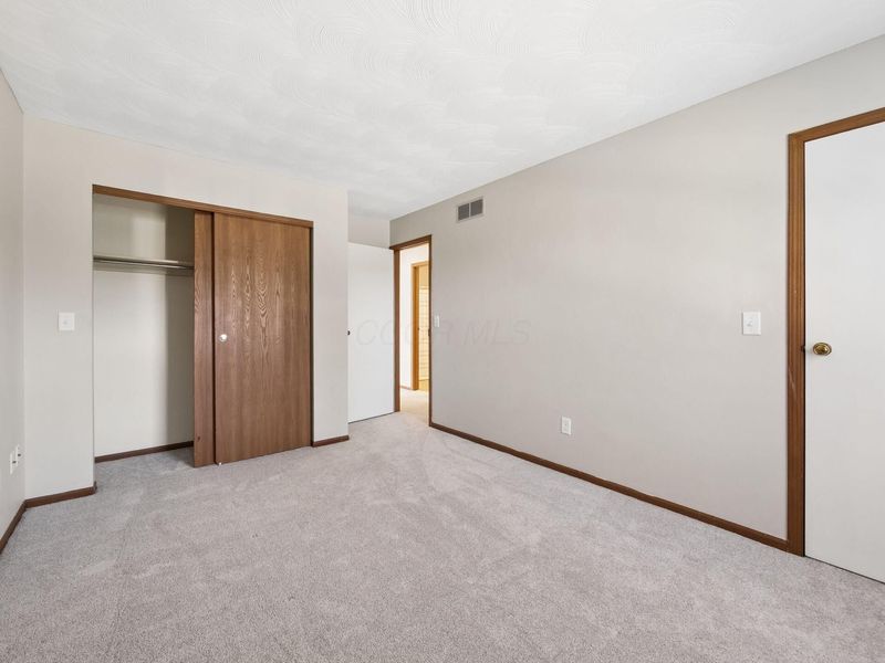 7403 Mapleleaf Boulevard , Columbus, OH 43235 Photo 29