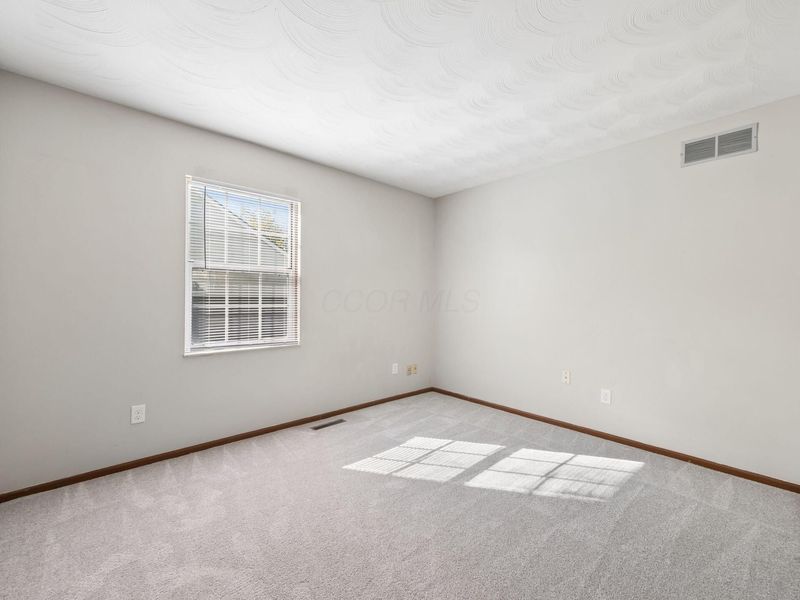 7403 Mapleleaf Boulevard , Columbus, OH 43235 Photo 32