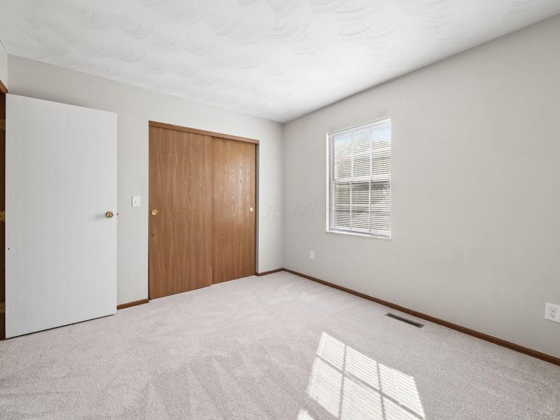 7403 Mapleleaf Boulevard , Columbus, OH 43235 Photo 33