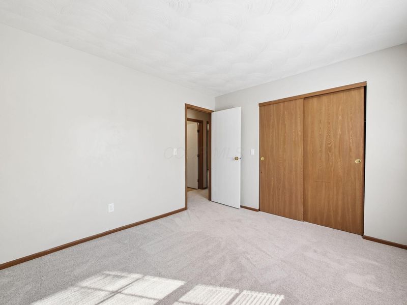 7403 Mapleleaf Boulevard , Columbus, OH 43235 Photo 34