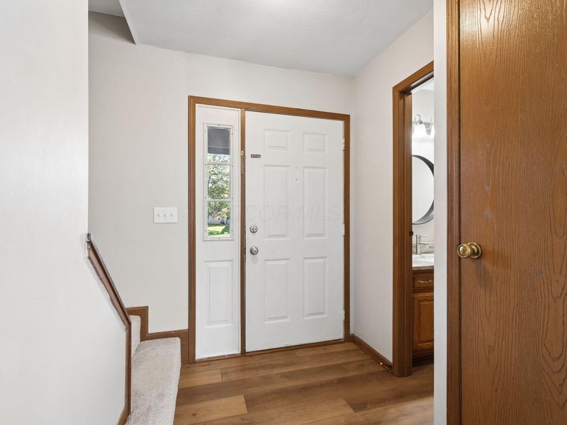 7403 Mapleleaf Boulevard , Columbus, OH 43235 Photo 4
