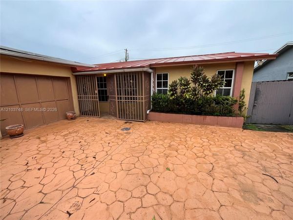 8837 N Crescent Dr , Miramar, FL 33025