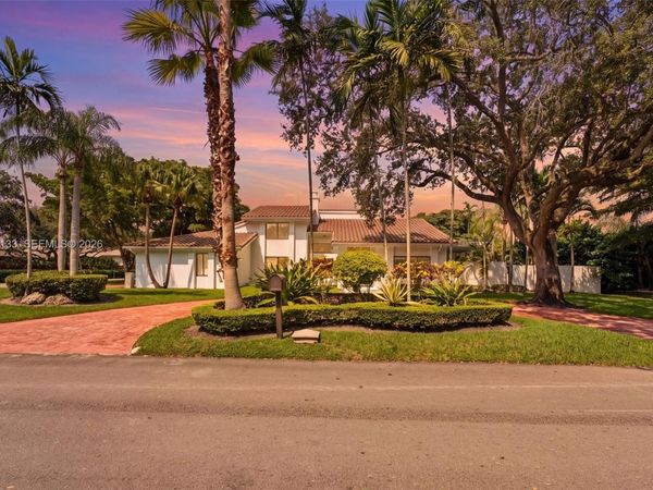 9361 SW 103rd St , Miami, FL 33176