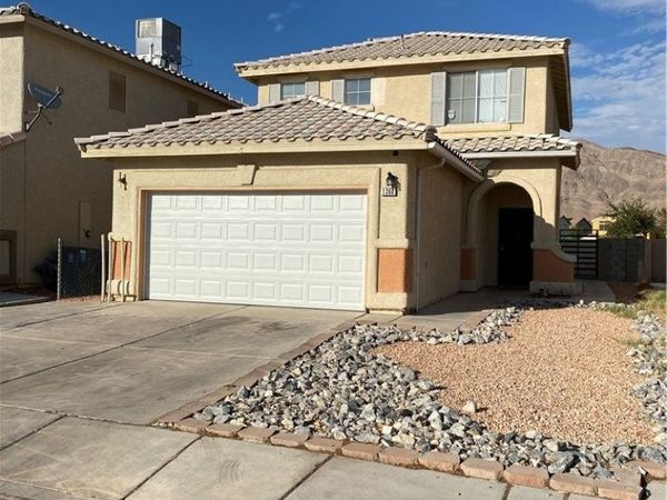 1368 Angel Falls Street , Las Vegas, NV 89142