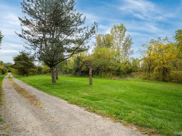 10710 7 Mile Road, Salem Township, Mi 48167