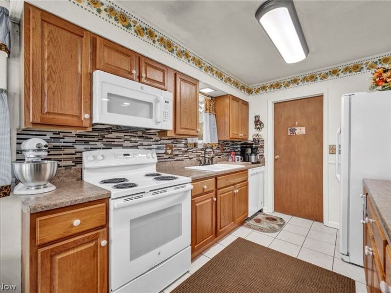 455 Birchwood Drive, Berea, OH 44017 Photo 6