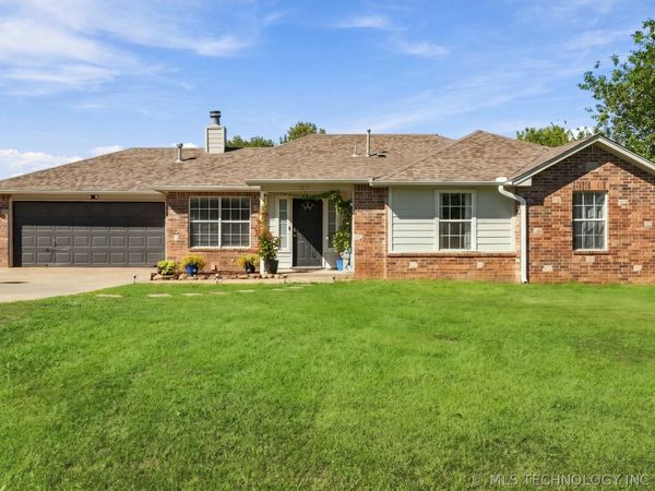 1100 S Hummingbird Lane , Skiatook, OK 74070