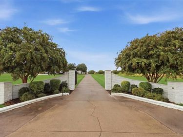 106 Bear Path Trail, Fort Worth, TX 76126