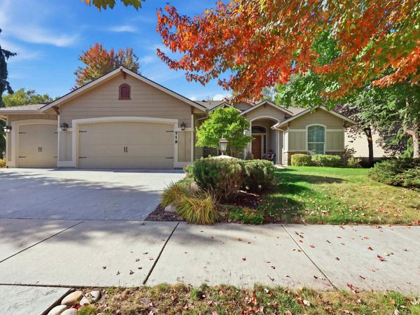719 E Eaglewoods Lane, Eagle, ID 83616