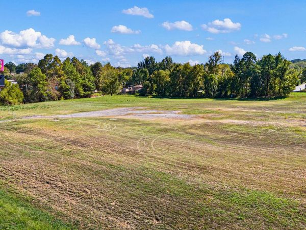 619 Access Road, Van Buren, AR 72956