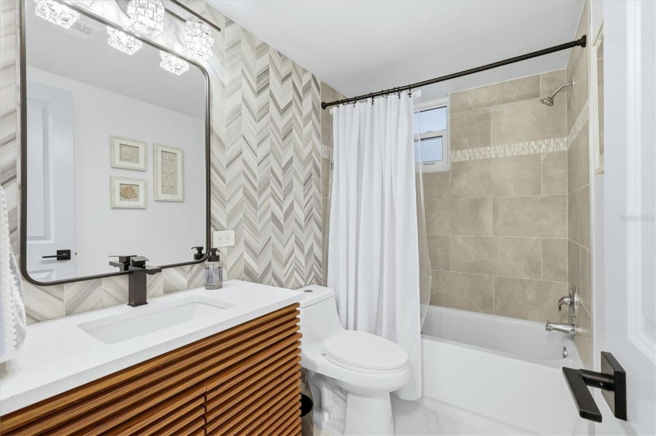 605 Sutton Place , Unit 101, Longboat Key, FL 34228 Photo