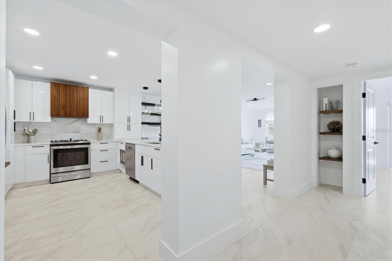 605 Sutton Place , Unit 101, Longboat Key, FL 34228 Photo