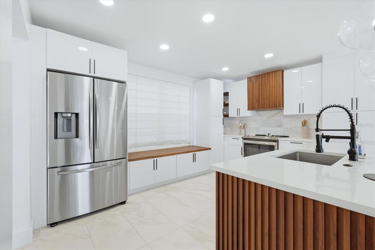 605 Sutton Place , Unit 101, Longboat Key, FL 34228 Photo