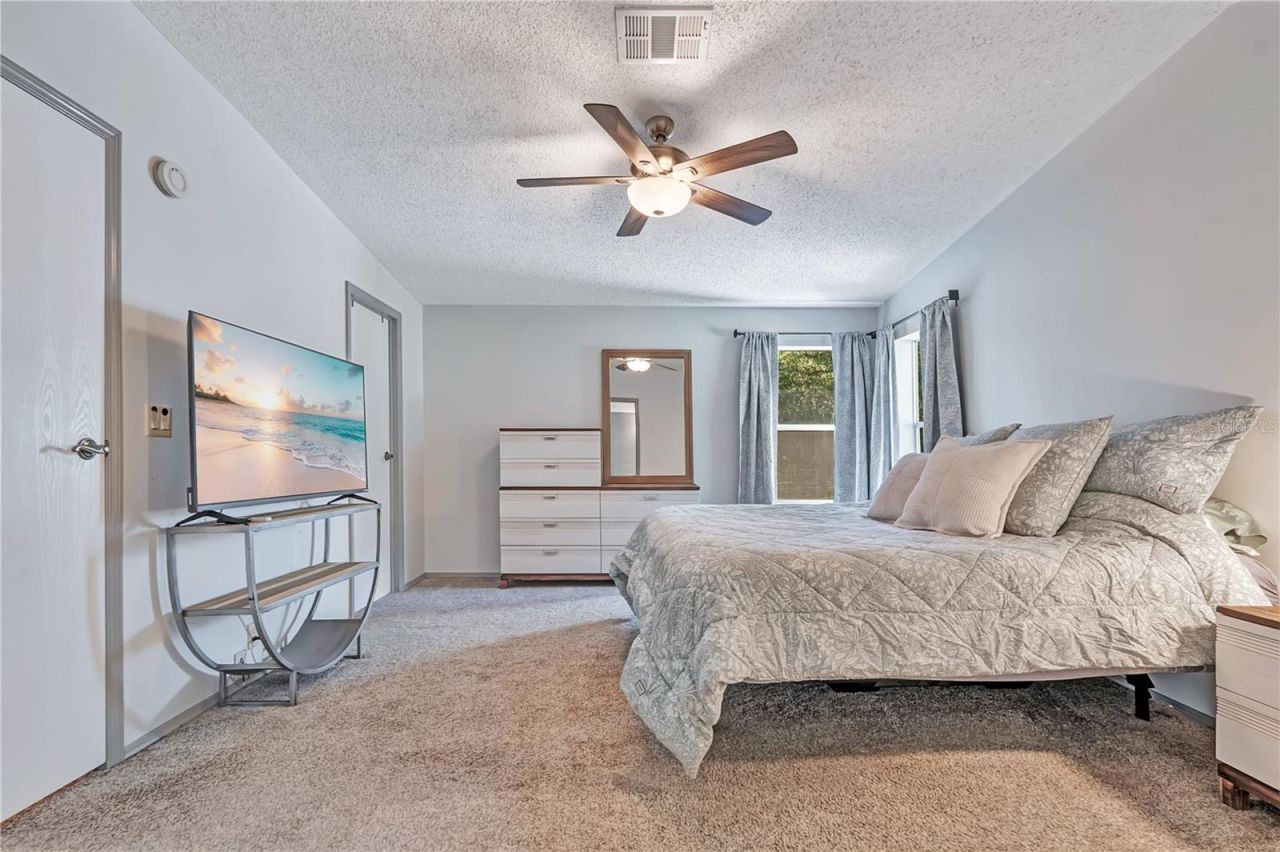 37820 Ridgecrest Lane, Lady Lake, FL 32159 Photo