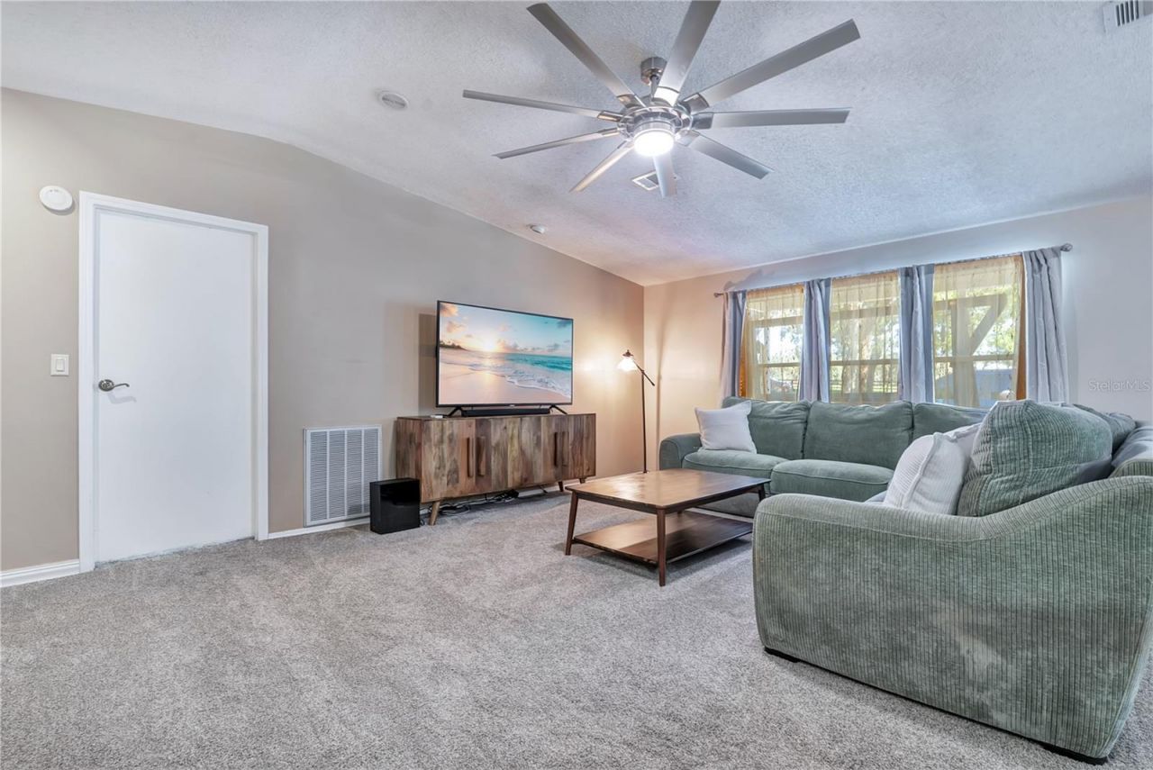 37820 Ridgecrest Lane, Lady Lake, FL 32159 Photo