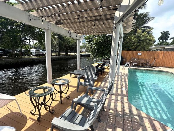 500 SE 9TH Court, Unit 1-2, Fort Lauderdale, FL 33316
