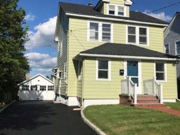 8 Raymond Street, Glen Cove, NY 11542