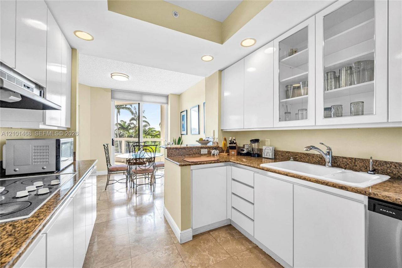 21050 Point Pl , Unit 502, Aventura, FL 33180 Photo