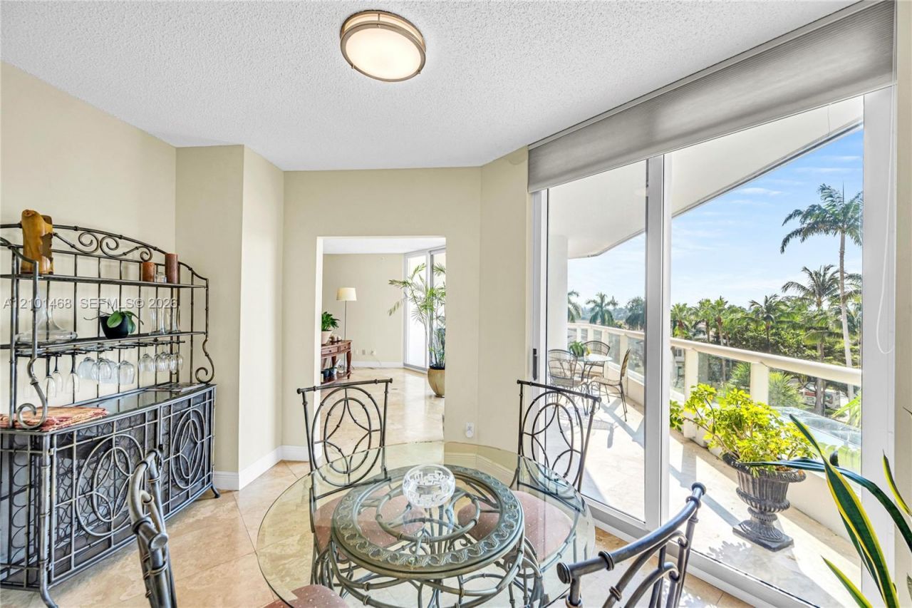 21050 Point Pl , Unit 502, Aventura, FL 33180 Photo